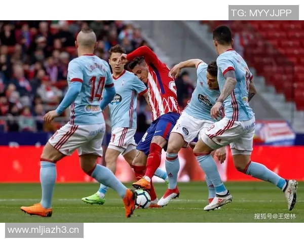 阿尔克马尔青年队迎战登博思力争主场胜利展现实力与斗志