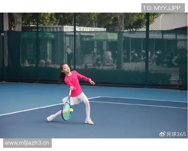 广州网球队的耐力训练揭秘：网球巨献背后的坚持与拼搏